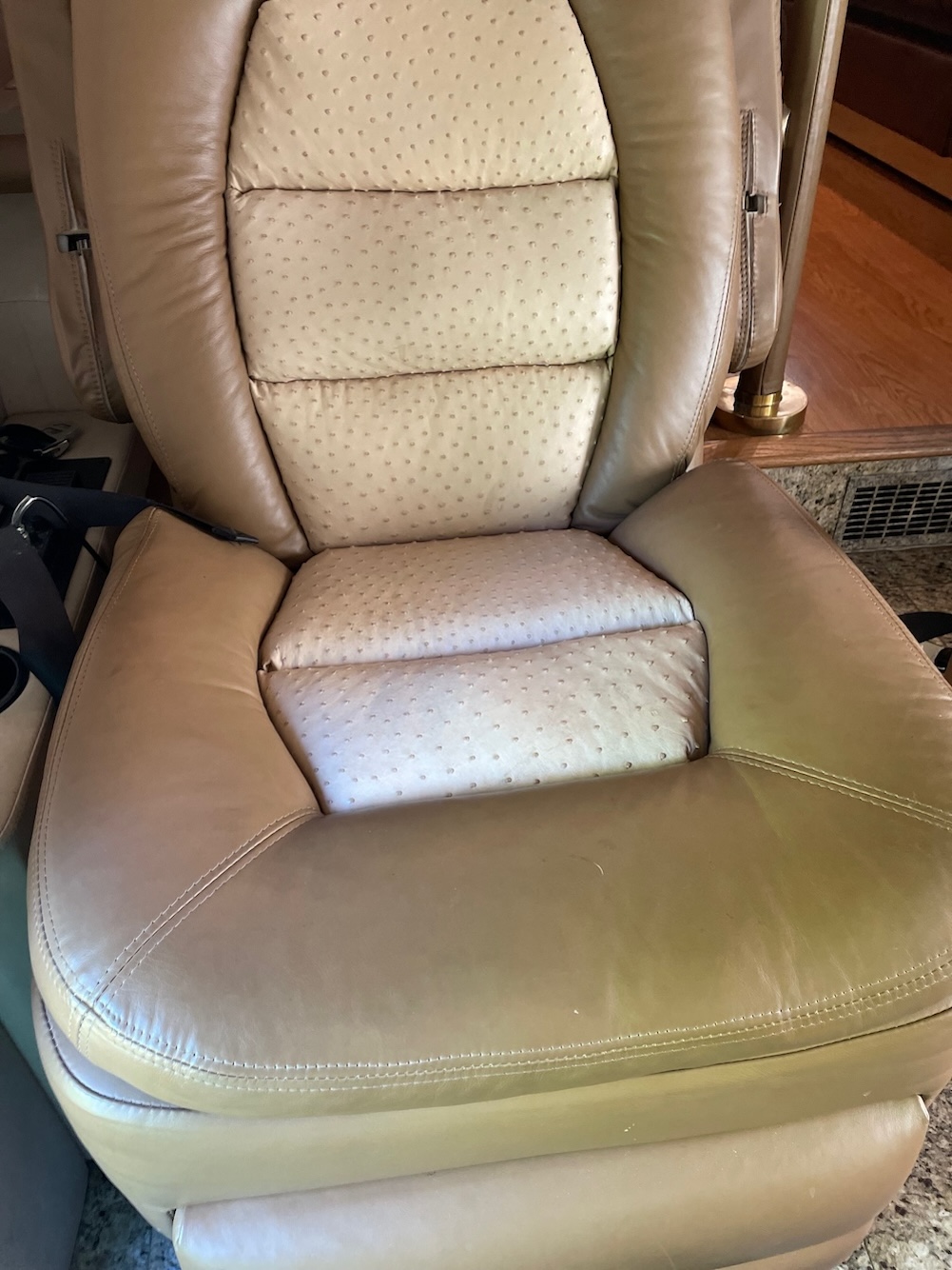 2002 Prevost  Featherlite H3-45 For Sale