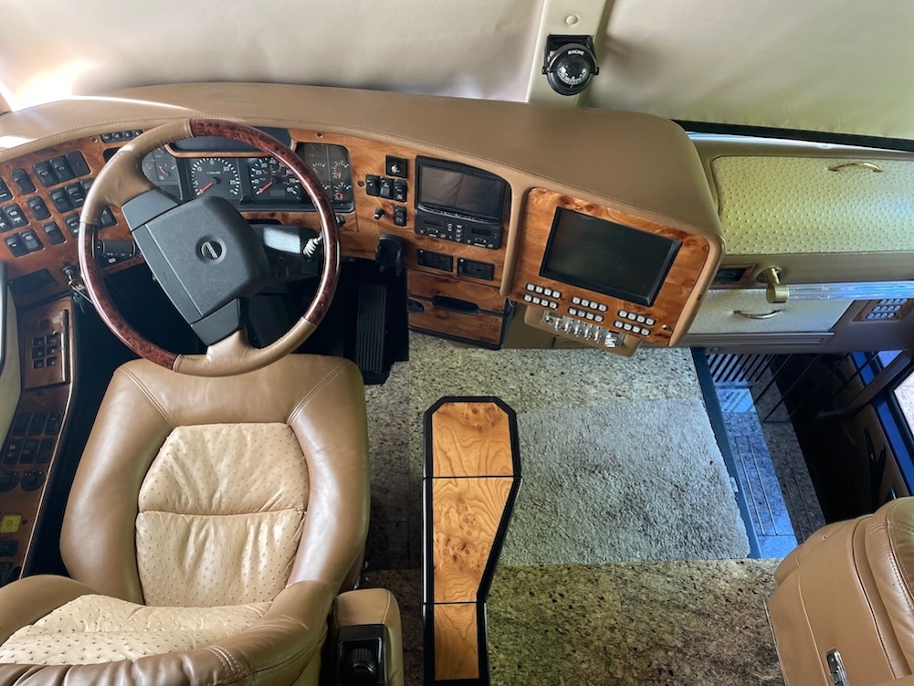 2002 Prevost  Featherlite H3-45 For Sale