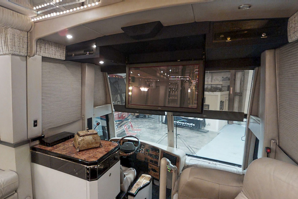 2002 Prevost Featherlite H3-45 For Sale