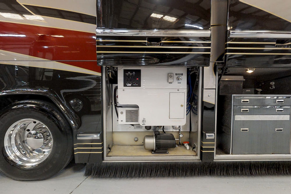 2002 Prevost Featherlite H3-45 For Sale