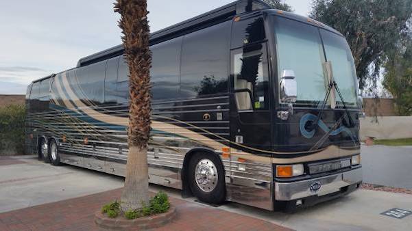 2002 Prevost Featherlite XLII For Sale