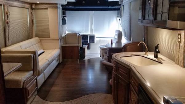 2002 Prevost Featherlite XLII For Sale