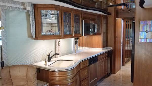 2002 Prevost Featherlite XLII For Sale