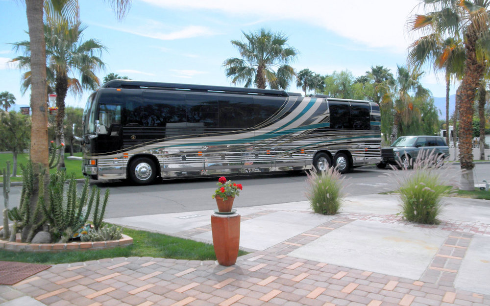 2002 Prevost Featherlite XLII For Sale