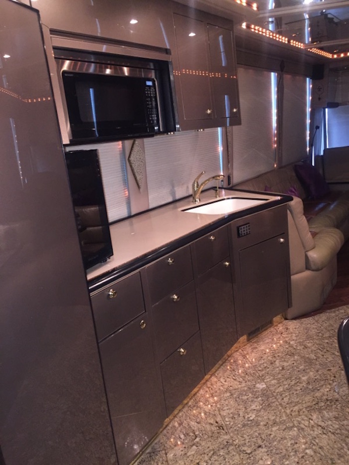 2002 Prevost Featherlite XLII For Sale