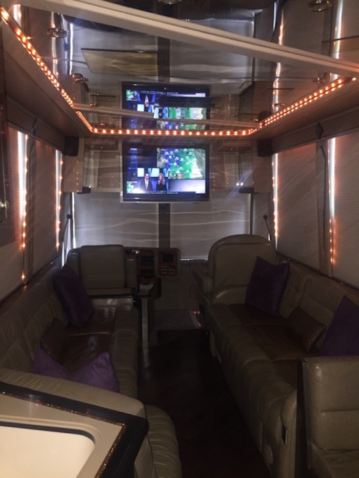 2002 Prevost Featherlite XLII For Sale