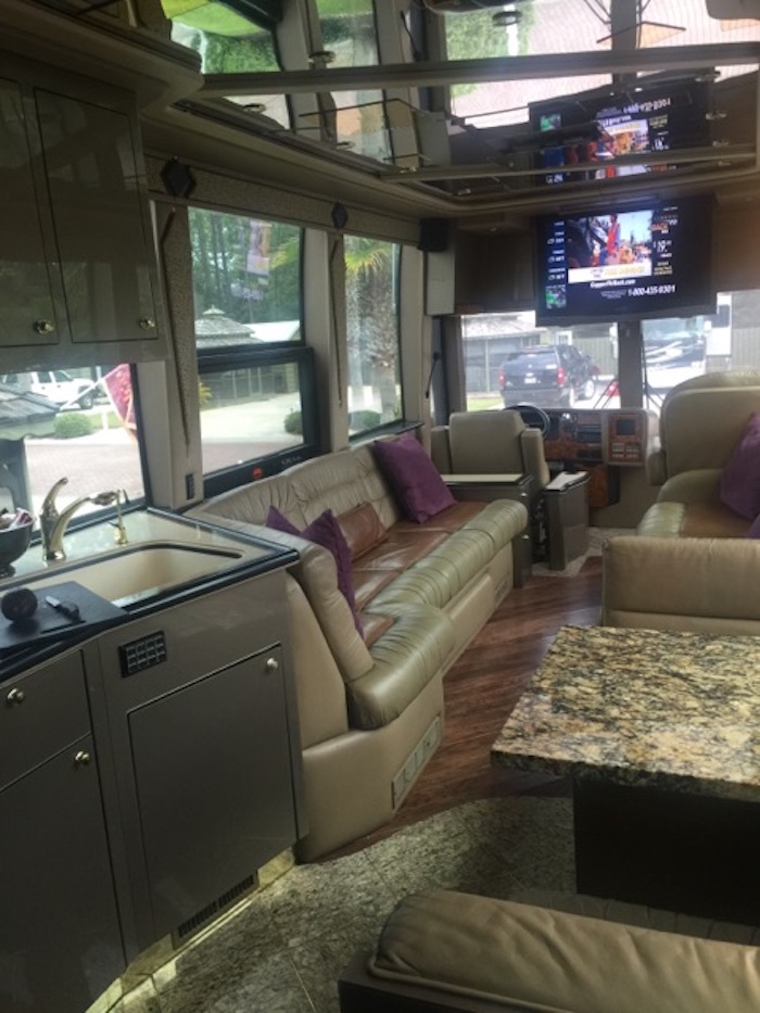 2002 Prevost Featherlite XLII For Sale