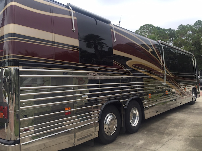 2002 Prevost Featherlite XLII For Sale