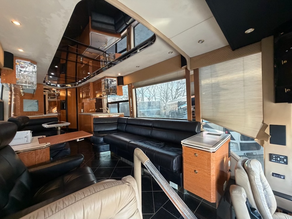 2002 Prevost Featherlite H3-45 For Sale