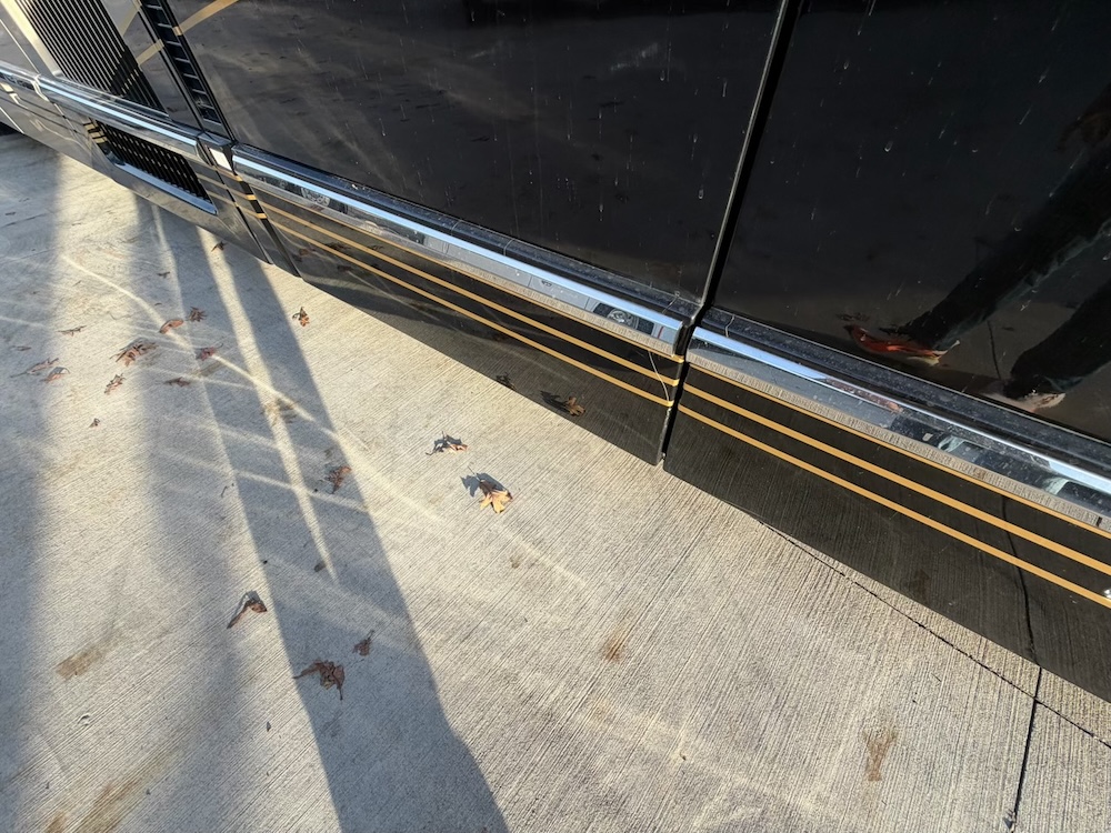 2002 Prevost Featherlite H3-45 For Sale