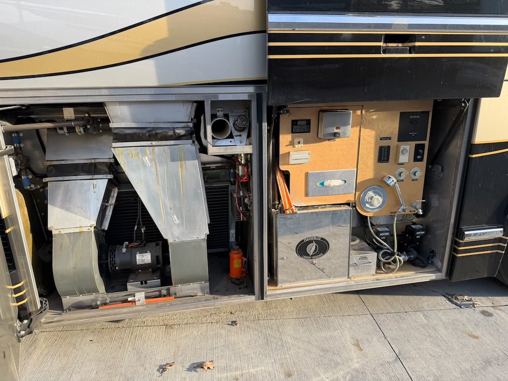 2002 Prevost Featherlite H3-45 For Sale