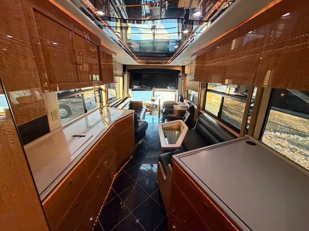 2002 Prevost Featherlite H3-45 For Sale