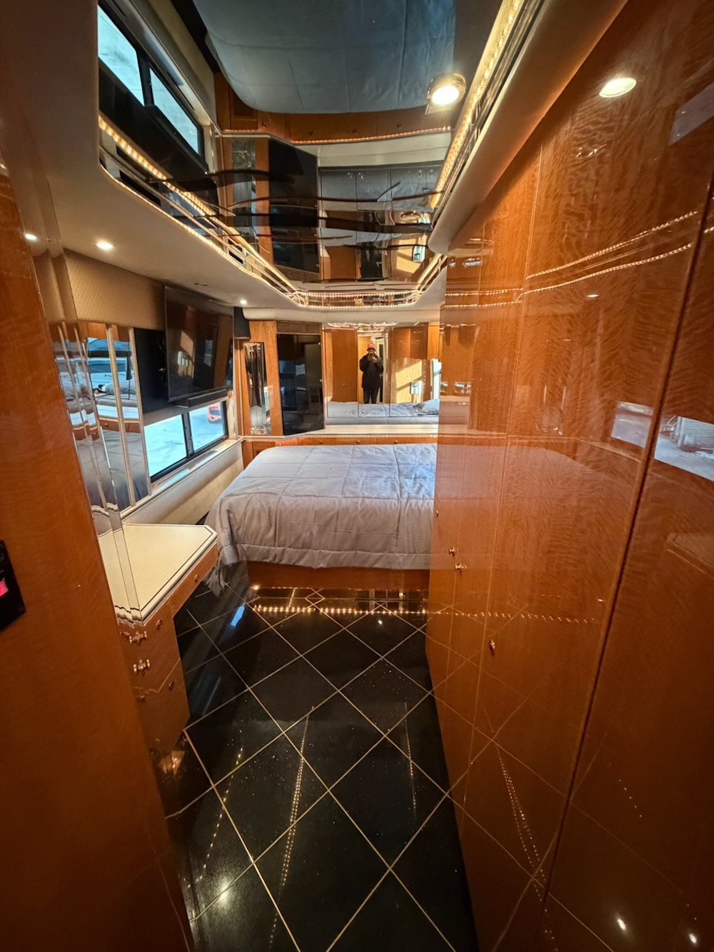 2002 Prevost Featherlite H3-45 For Sale