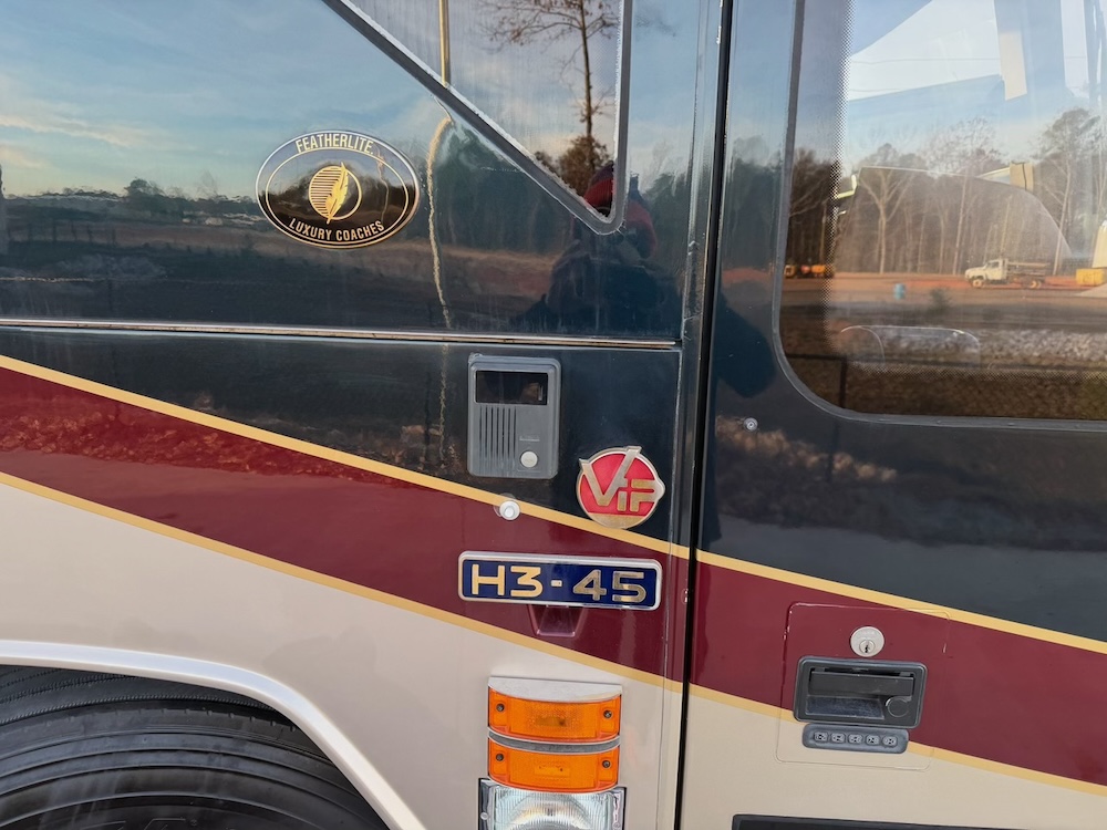 2002 Prevost Featherlite H3-45 For Sale