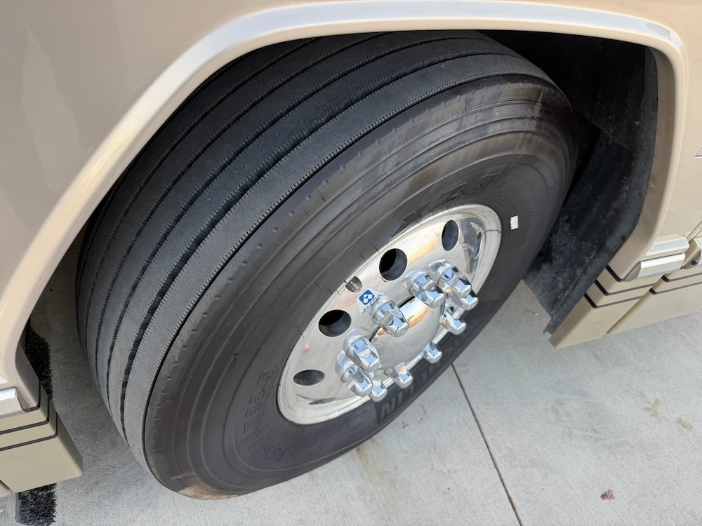 2002 Prevost Featherlite H3-45 For Sale