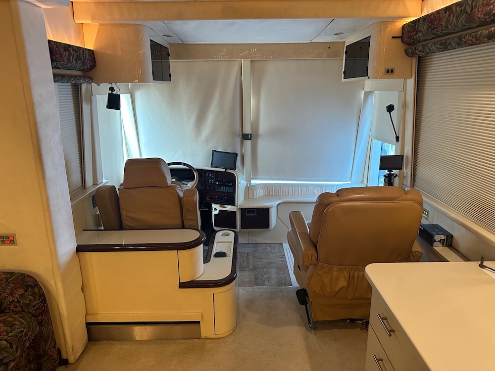 2002 Prevost Parliament XLII For Sale