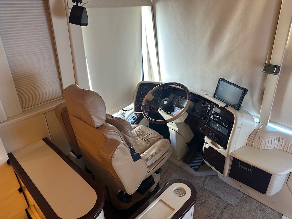 2002 Prevost Parliament XLII For Sale