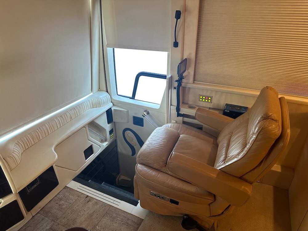 2002 Prevost Parliament XLII For Sale