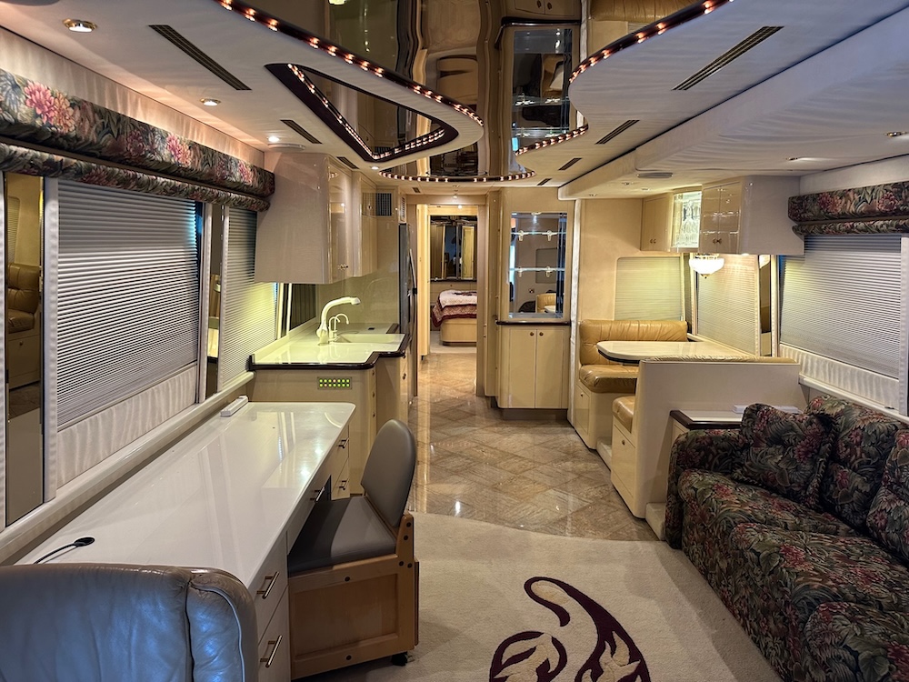 2002 Prevost Parliament XLII For Sale