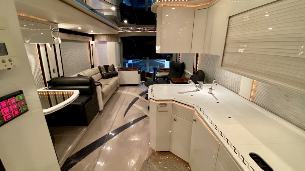 2001 Prevost Vantare H3-45 For Sale