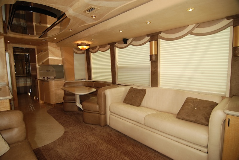 2003 Prevost Country Coach XLII