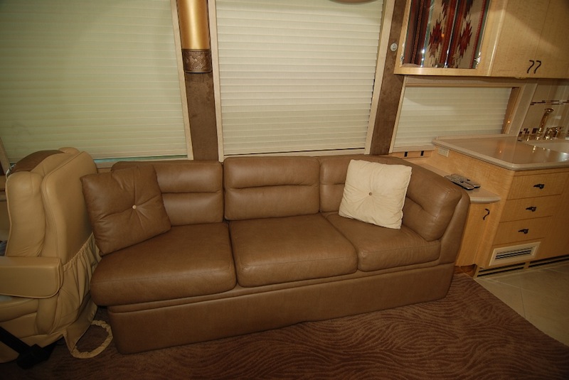 2003 Prevost Country Coach XLII