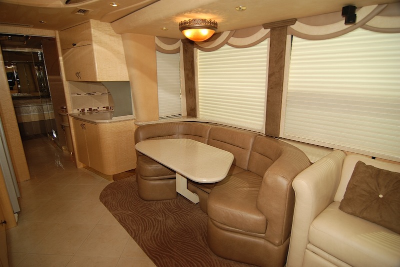 2003 Prevost Country Coach XLII