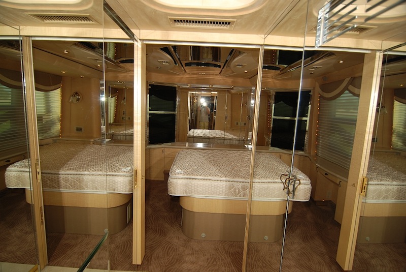 2003 Prevost Country Coach XLII