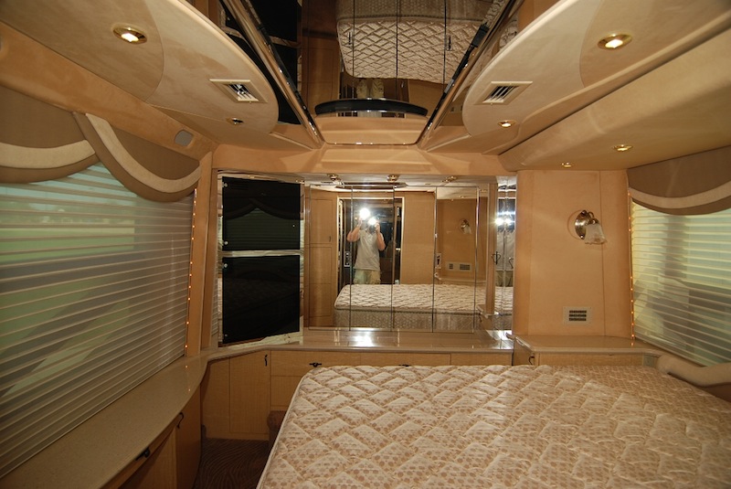 2003 Prevost Country Coach XLII