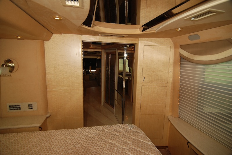 2003 Prevost Country Coach XLII