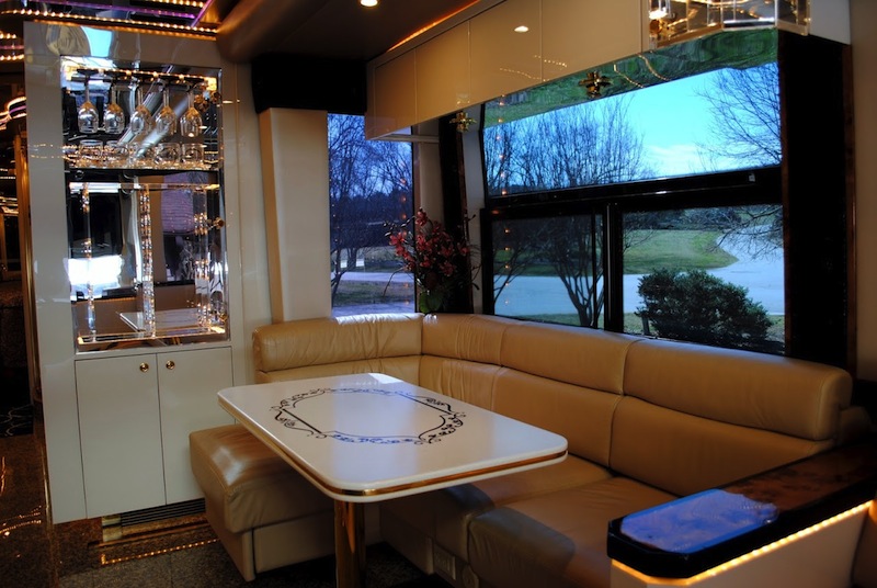 2003 Prevost Featherlite H3-45