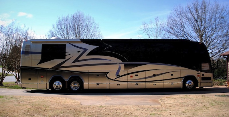 2003 Prevost Featherlite H3-45