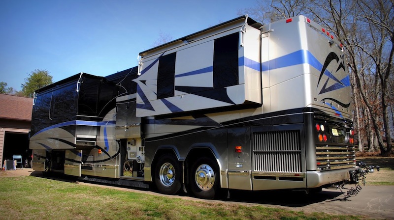 2003 Prevost Featherlite H3-45