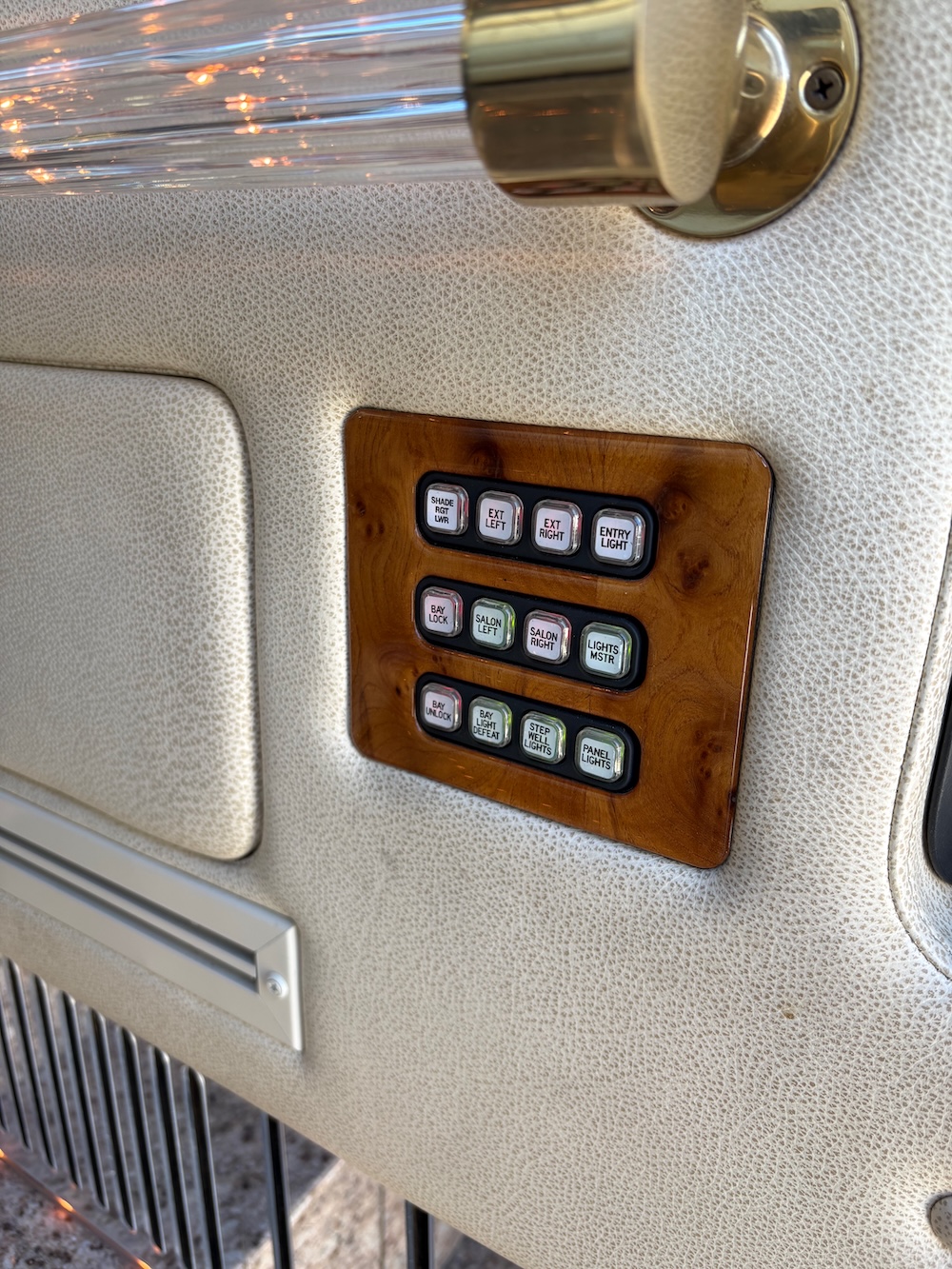 2003 Prevost Featherlite H3-45 For Sale