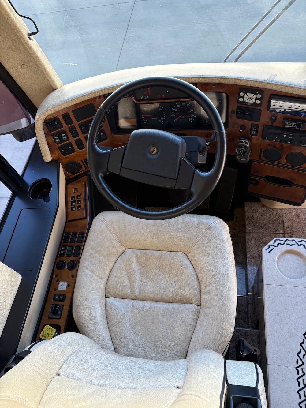 2003 Prevost Featherlite H3-45 For Sale