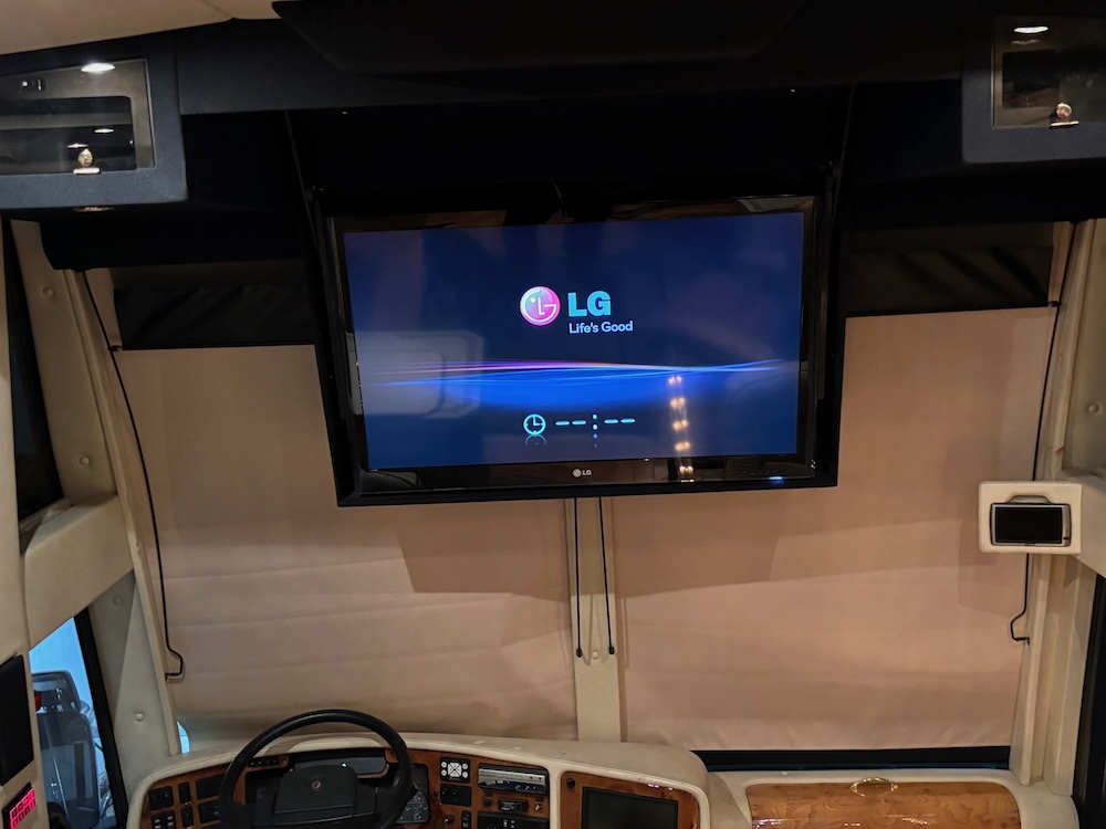 2003 Prevost Featherlite H3-45 For Sale