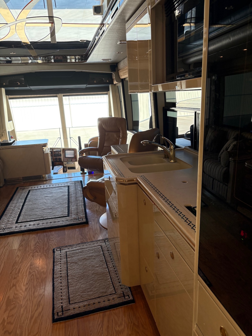 2003 Prevost Featherlite H3-45 For Sale