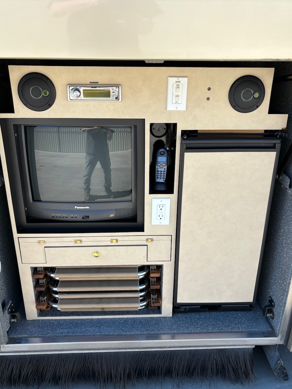 2003 Prevost Featherlite H3-45 For Sale