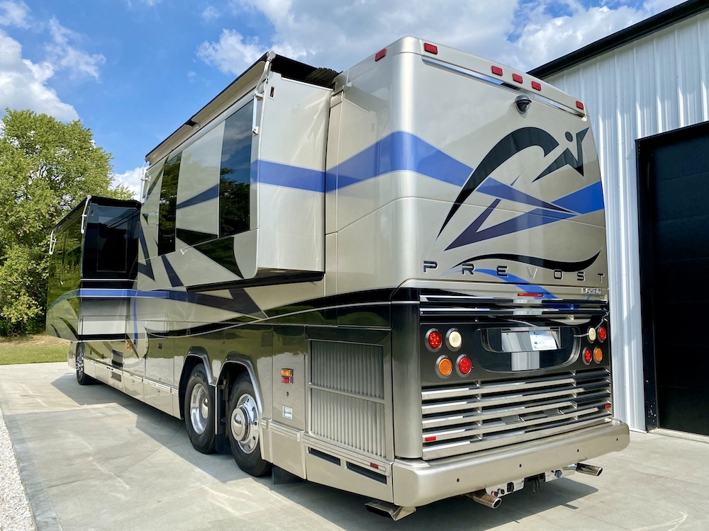 2003 Prevost  Featherlite H3-45 For Sale