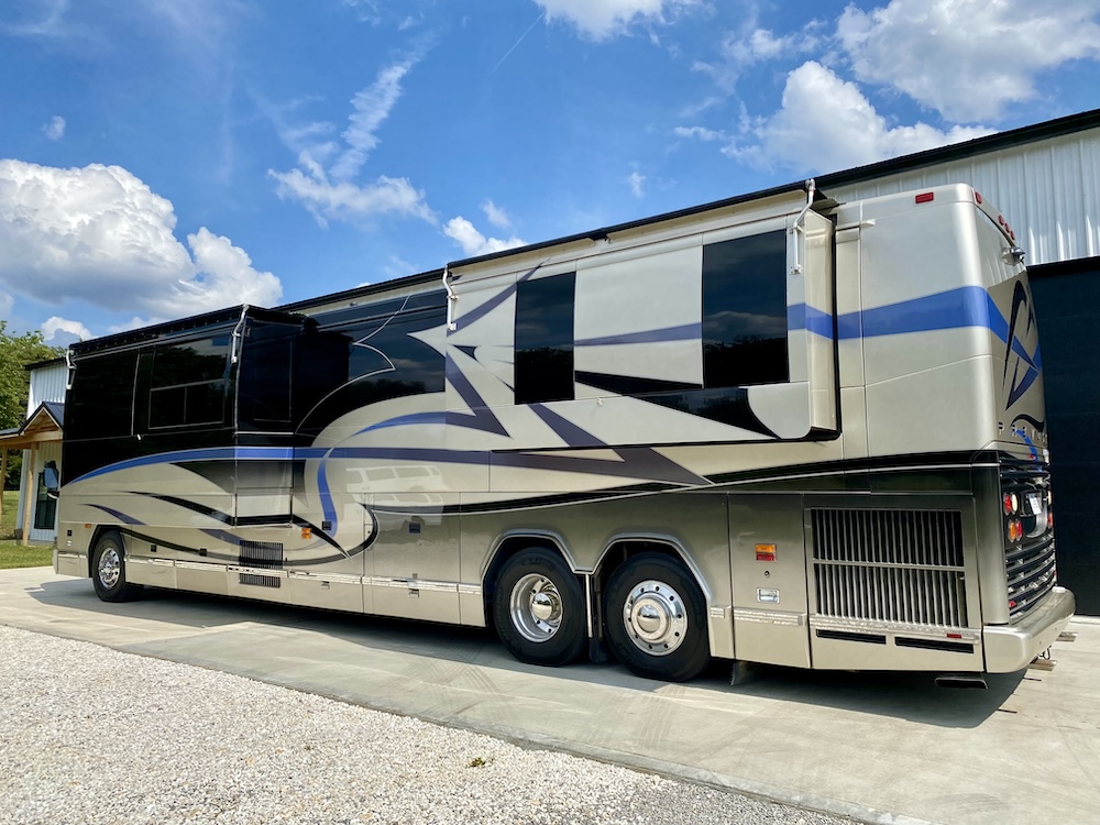 2003 Prevost  Featherlite H3-45 For Sale