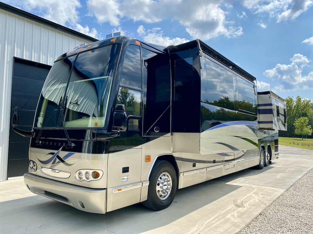 2003 Prevost  Featherlite H3-45 For Sale