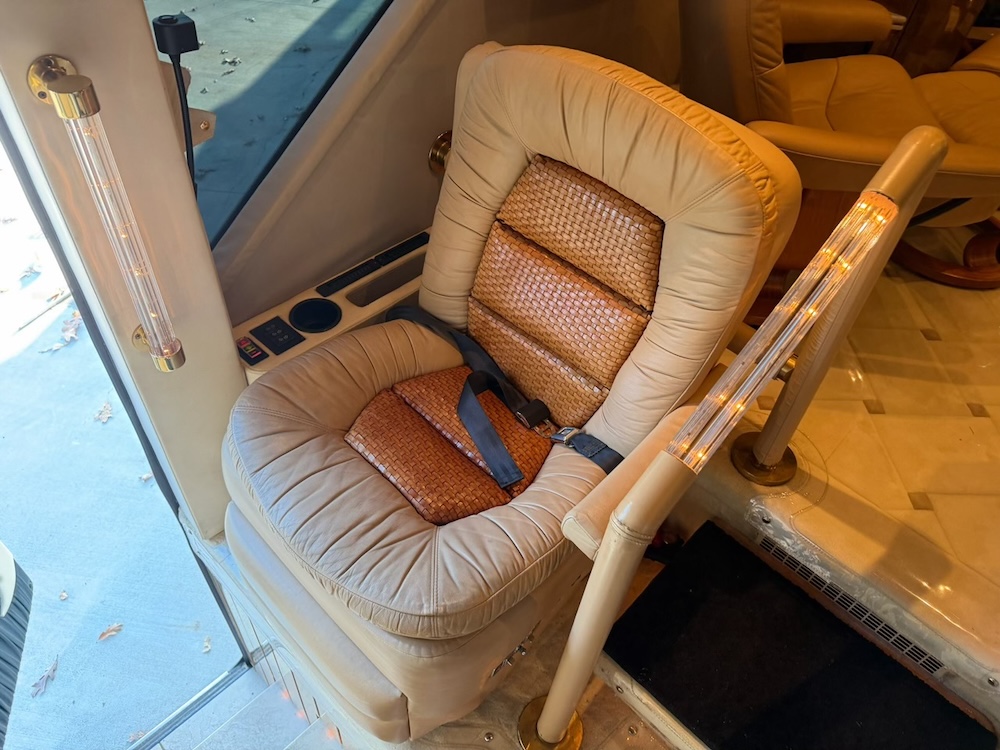 2003 Prevost Featherlite H3-45 For Sale