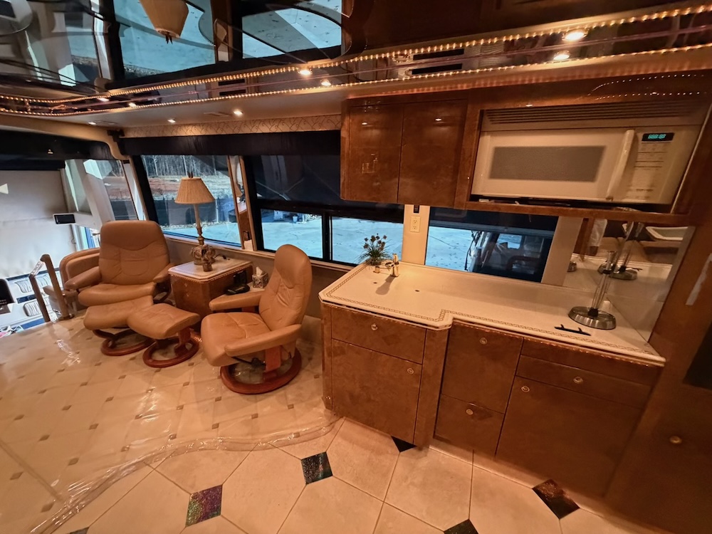 2003 Prevost Featherlite H3-45 For Sale