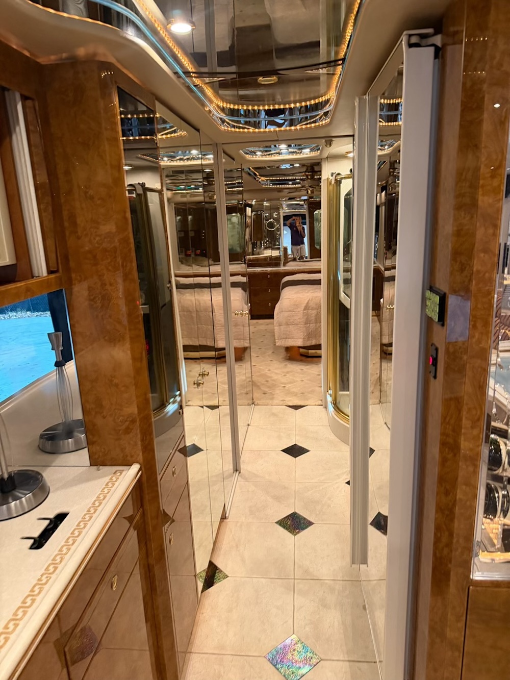 2003 Prevost Featherlite H3-45 For Sale