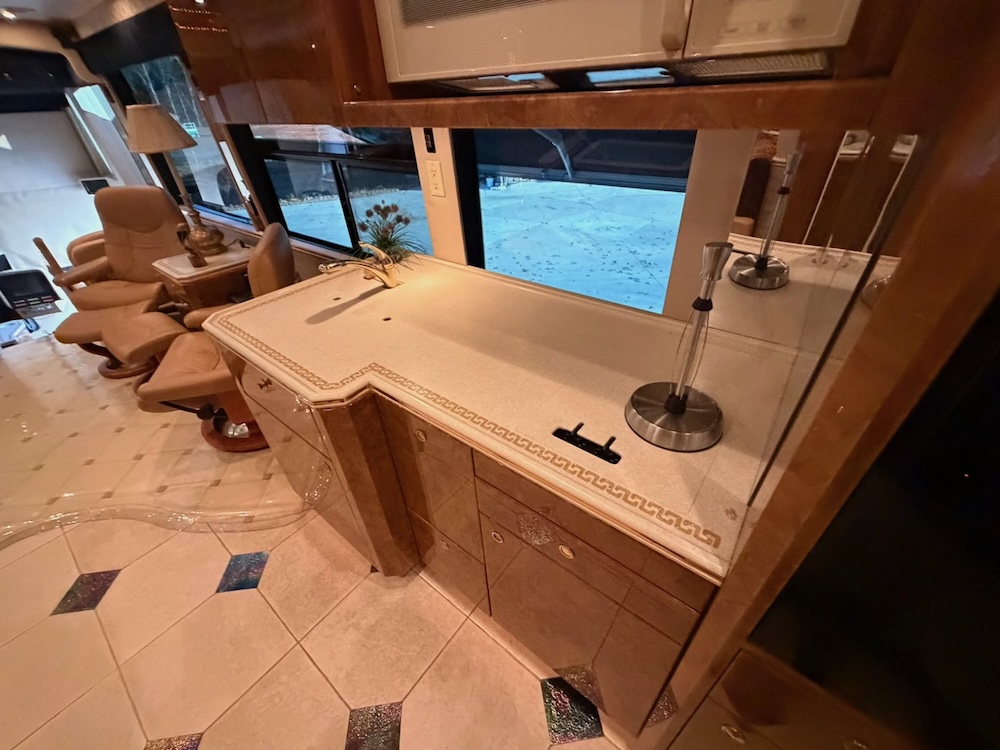 2003 Prevost Featherlite H3-45 For Sale