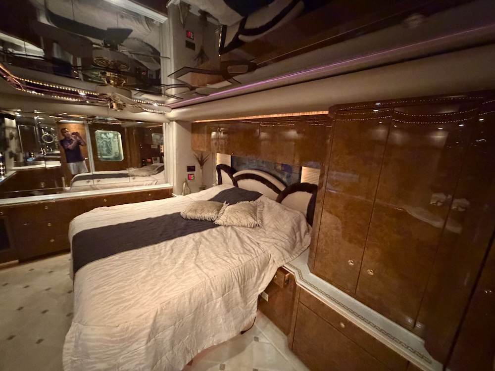 2003 Prevost Featherlite H3-45 For Sale