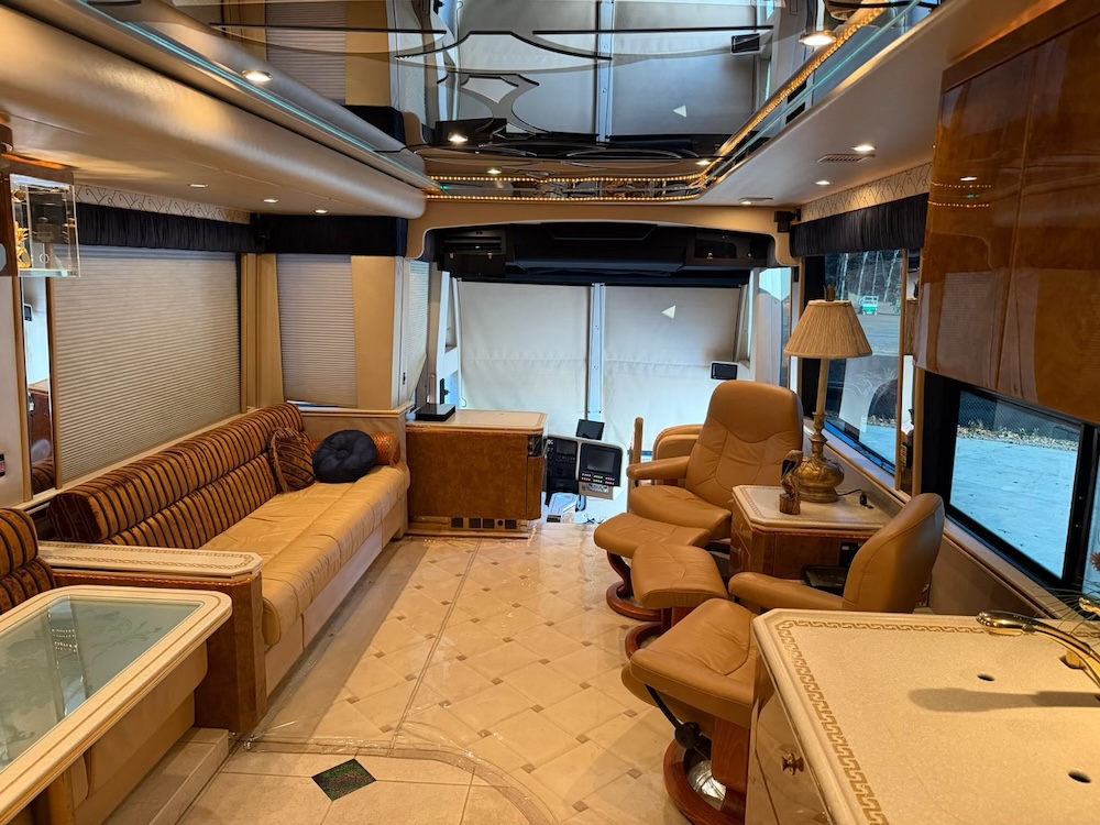 2003 Prevost Featherlite H3-45 For Sale