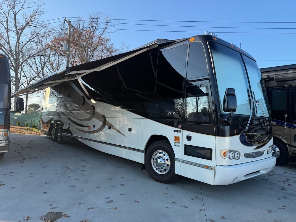 2003 Prevost Featherlite H3-45 For Sale