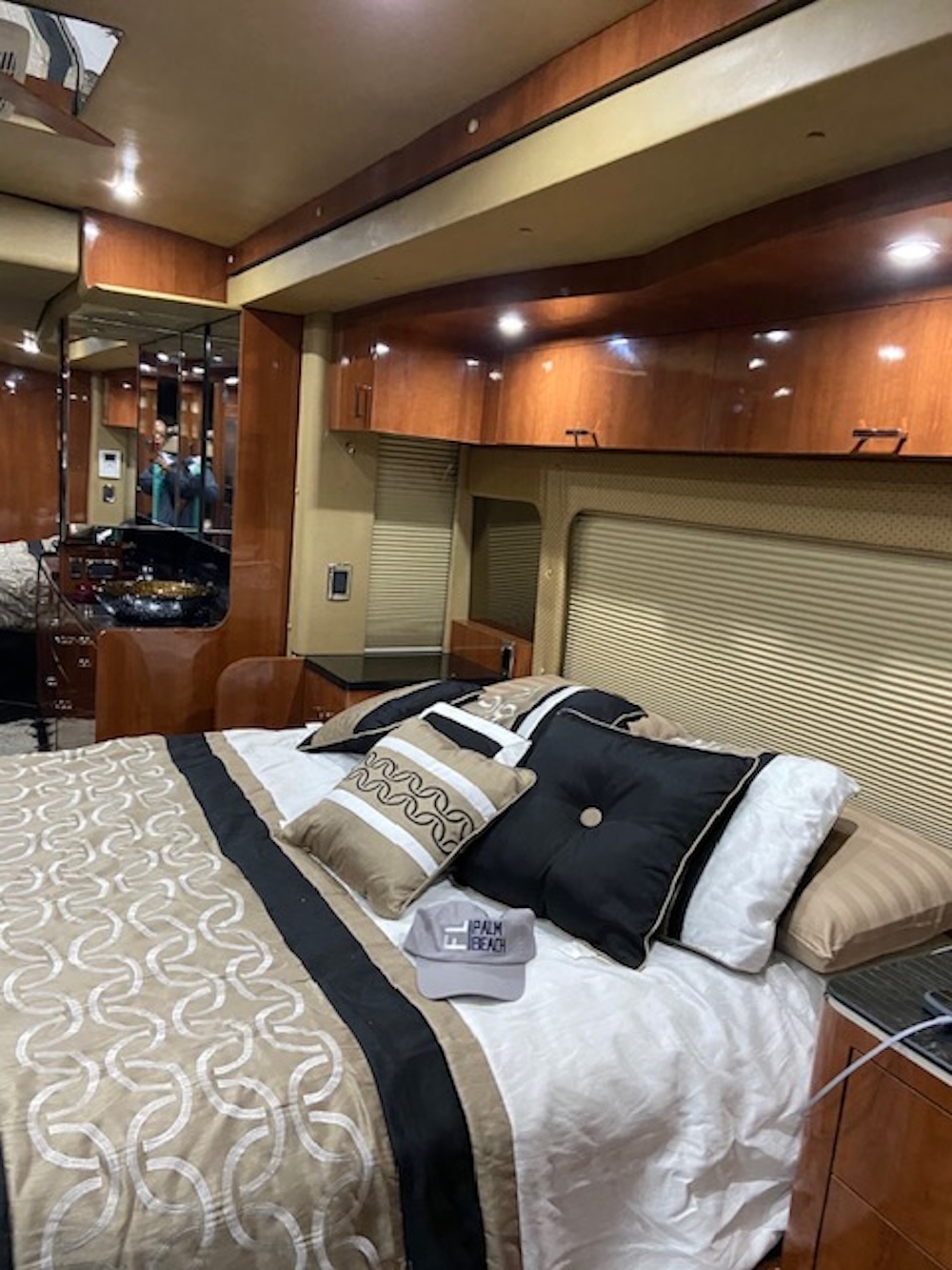 2003 Prevost  H3-45 For Sale