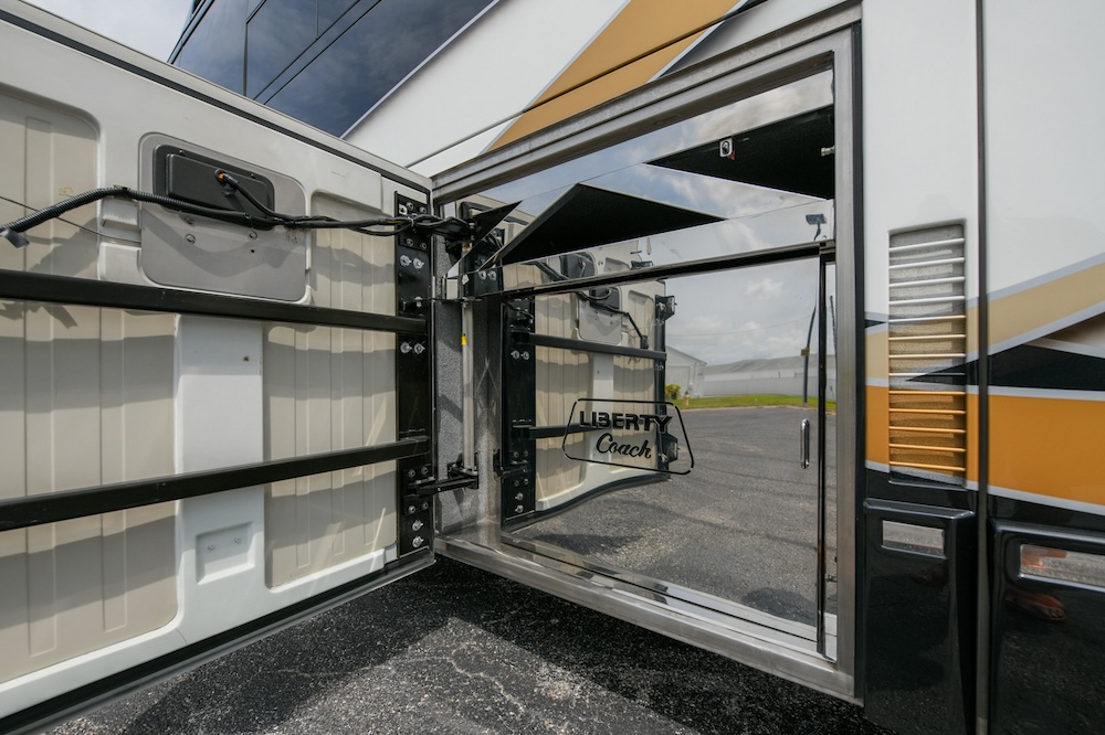 2003 Prevost Liberty  H3-45 For Sale